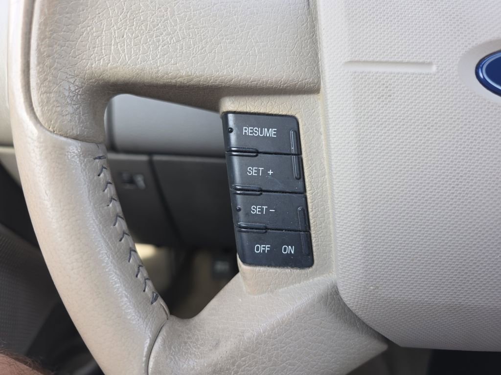 Used 2010 Ford Edge SEL FWD image 19