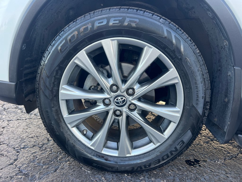 Used 2017 Toyota RAV4 Limited AWD/4WD image 43