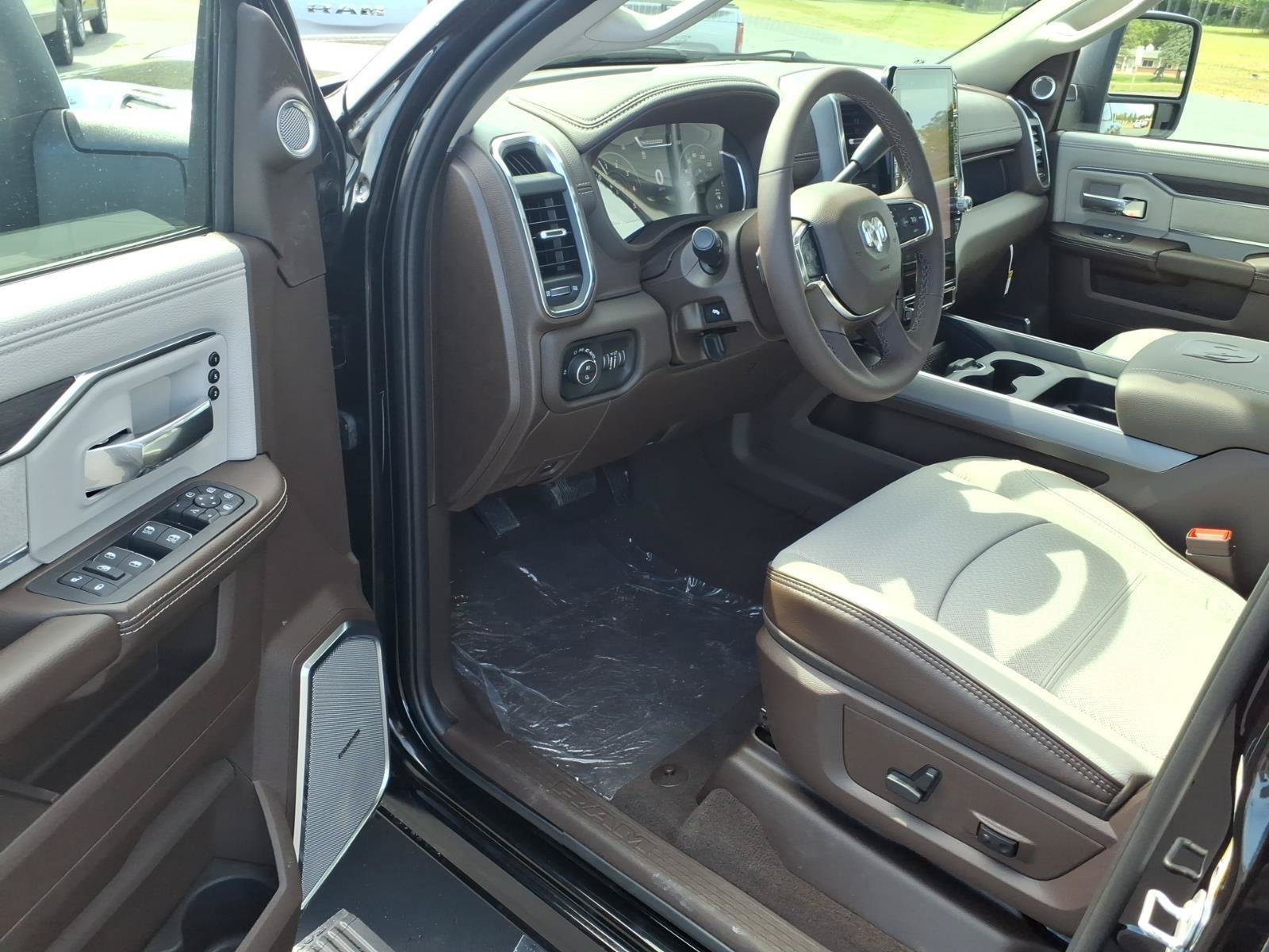 New 2027 RAM 3500 Laramie AWD/4WD image 10