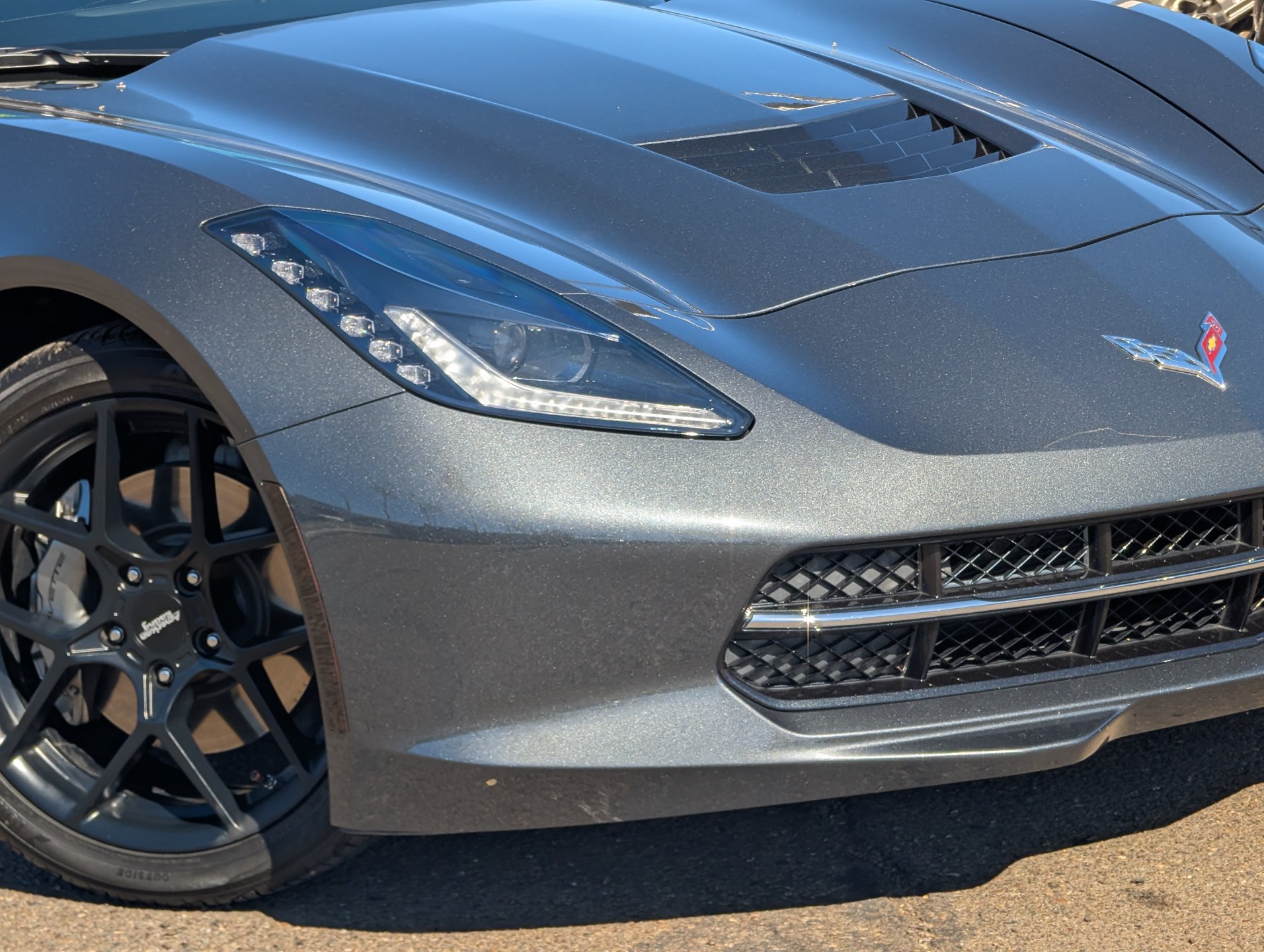 Used 2017 Chevrolet Corvette Stingray Coupe w/ 1LT RWD image 3