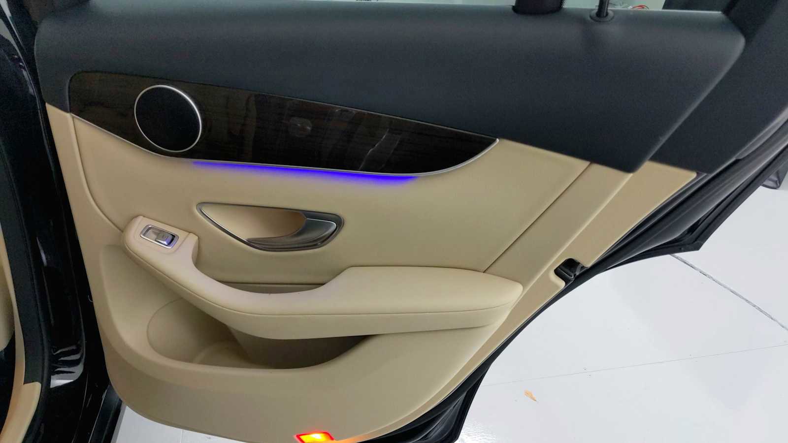 Used 2020 Mercedes-Benz GLC 300 image 25