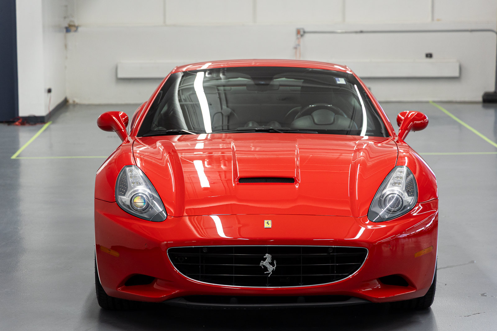 Used 2011 Ferrari California RWD image 20