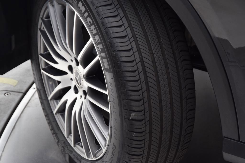 Certified 2025 Mercedes-Benz GLC 300 4MATIC image 28