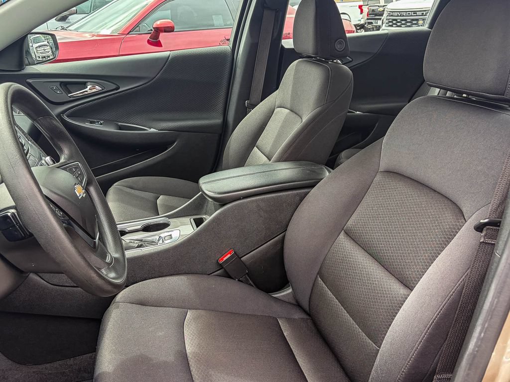 Used 2025 Chevrolet Malibu LT FWD image 40