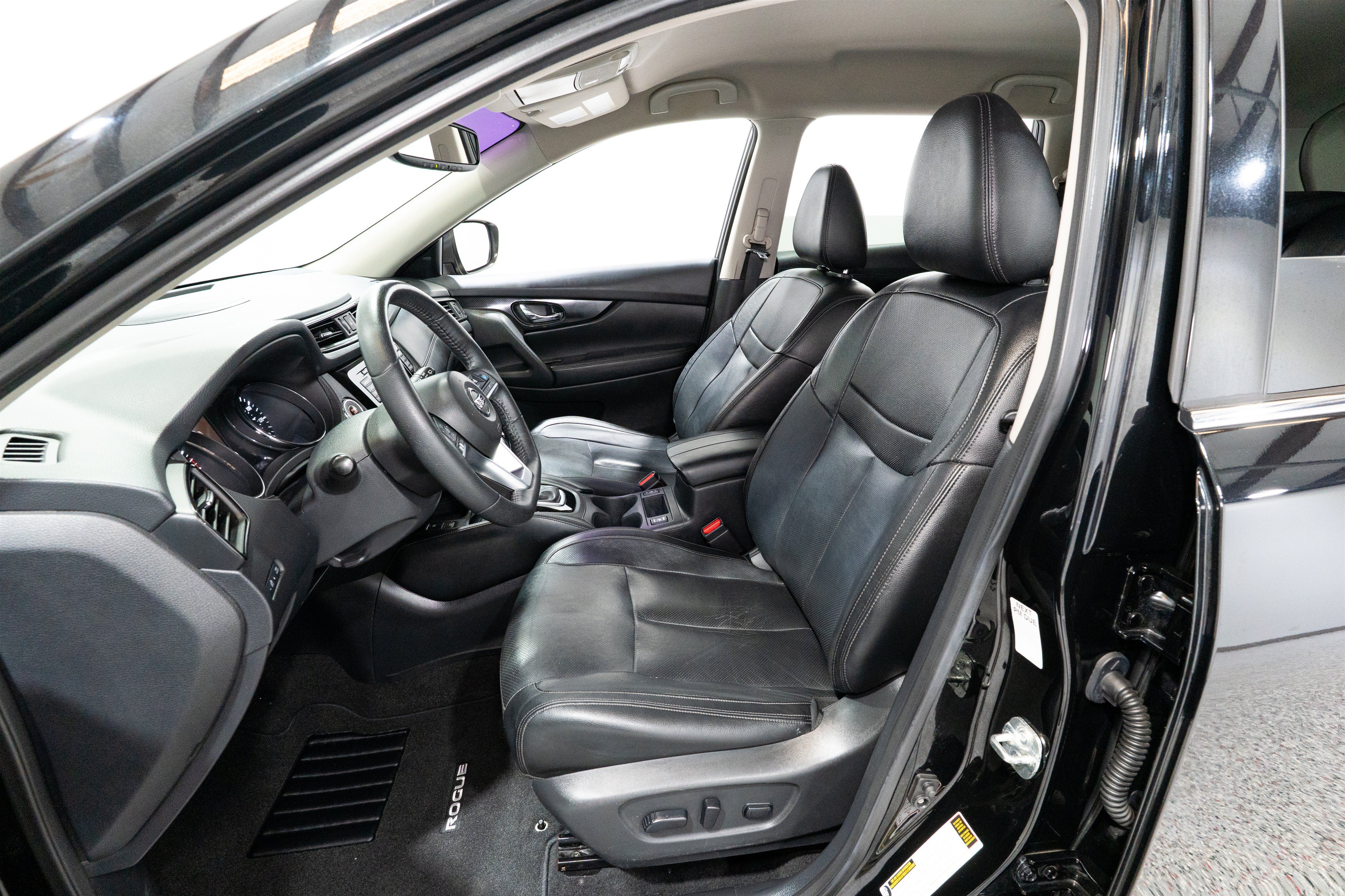 Used 2019 Nissan Rogue SL FWD image 16