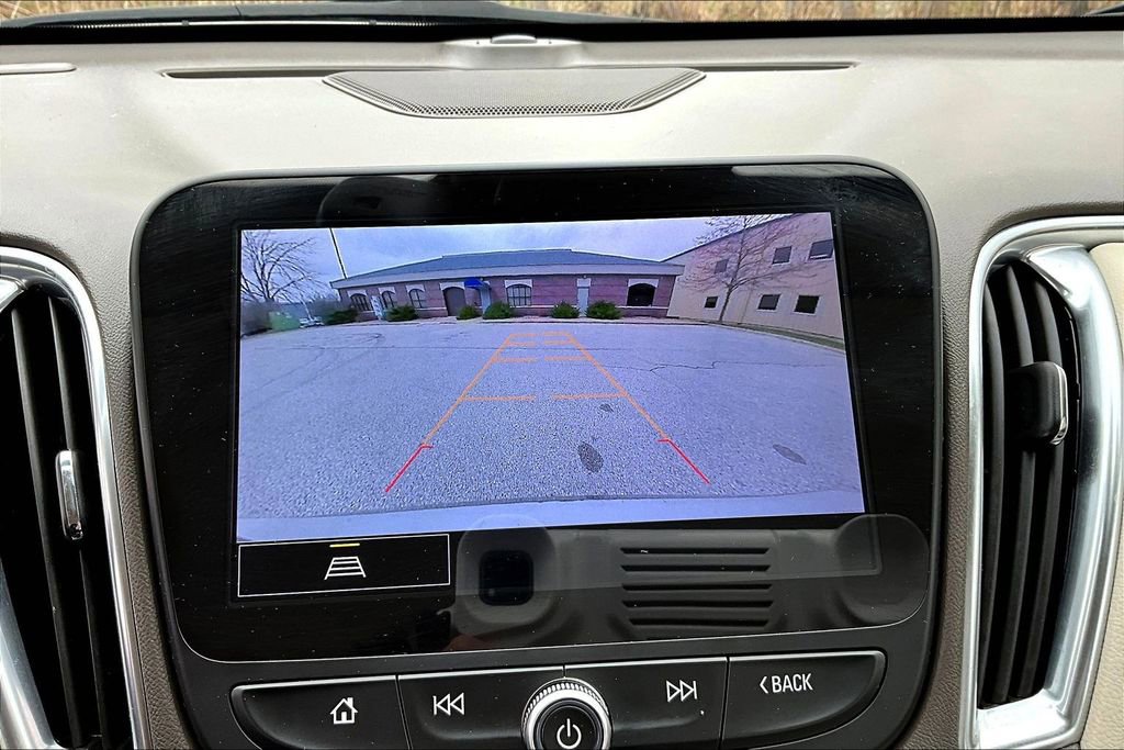 Used 2024 Chevrolet Malibu LT image 14