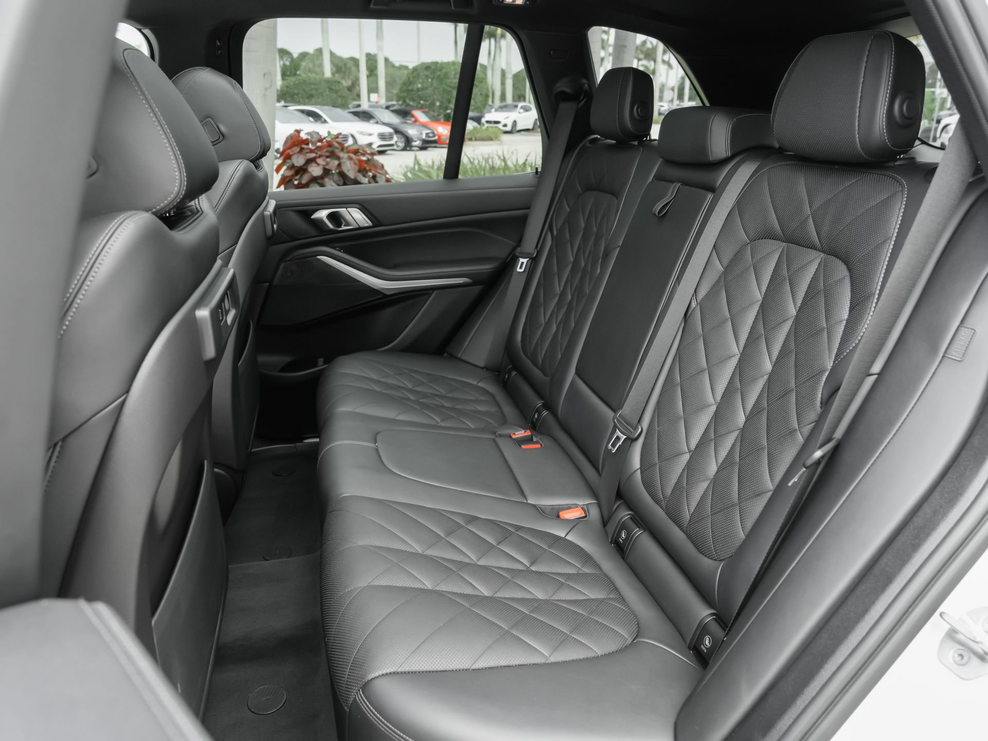 Used 2023 BMW X5 xDrive45e w/ Climate Comfort Package AWD/4WD image 37