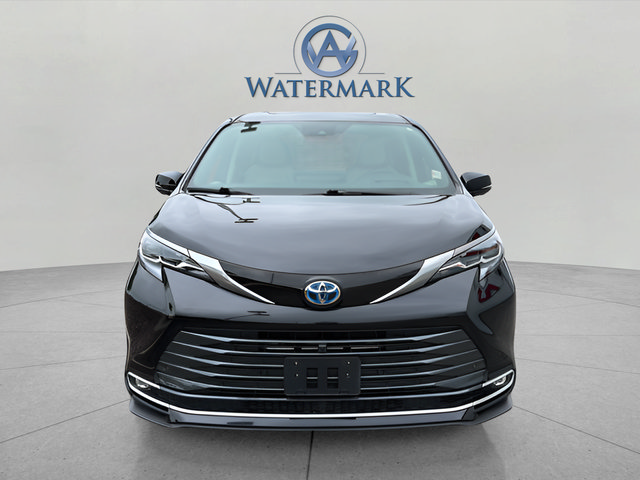 Used 2025 Toyota Sienna Platinum AWD/4WD image 8
