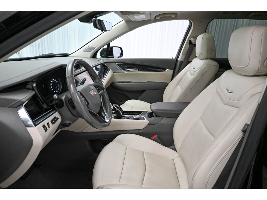 Used 2022 Cadillac XT6 Premium Luxury w/ Technology Package image 10