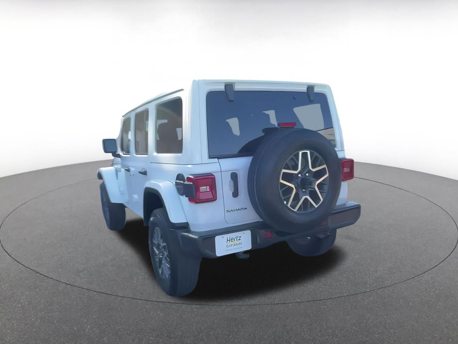 Used 2025 Jeep Wrangler Sahara image 11