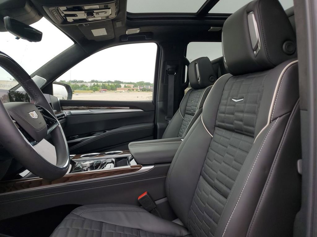 Certified 2025 Cadillac Escalade Sport Platinum w/ LPO, Floor Liner Package image 21