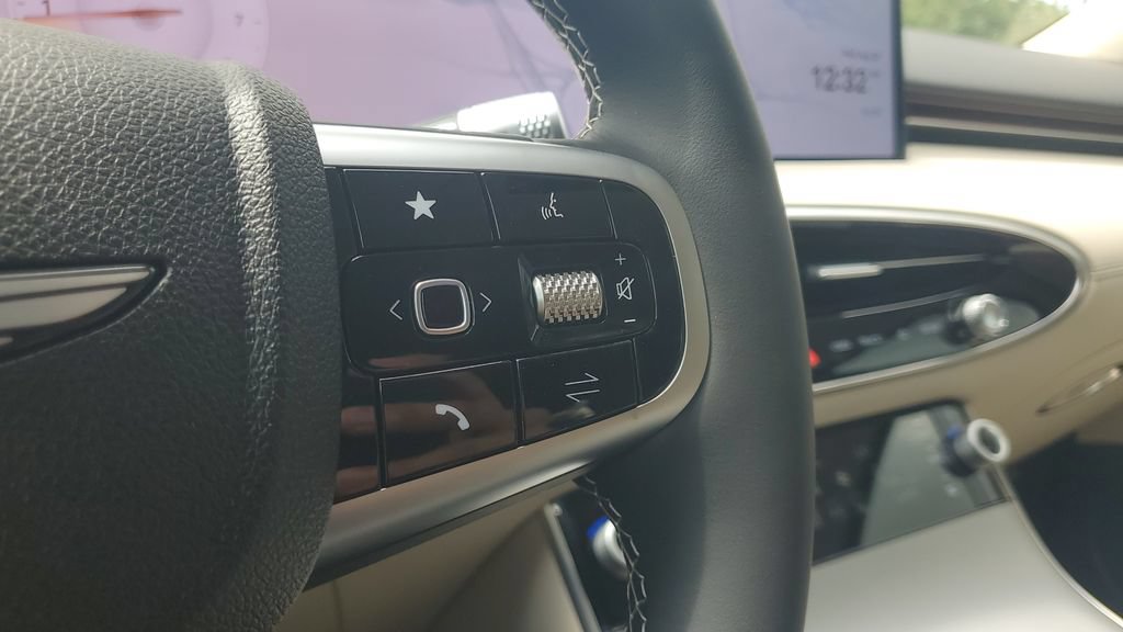 New 2027 Genesis GV70 2.5T Select AWD/4WD image 22