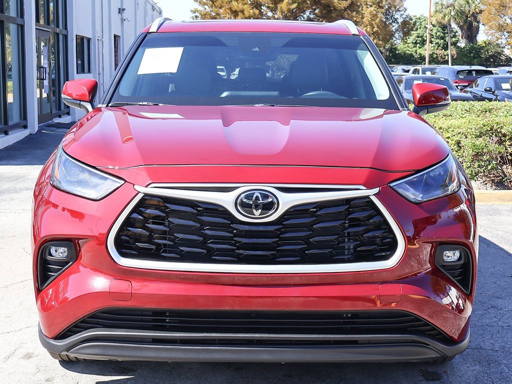 Used 2023 Toyota Highlander XLE image 11