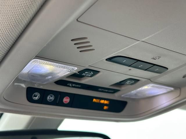 Used 2018 Buick Regal Essence w/ Driver Confidence Package #1 image 25