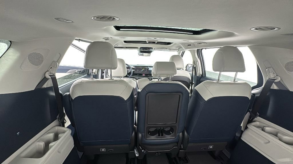 New 2026 Kia Carnival SX w/ SX Dark Edition Package FWD image 19
