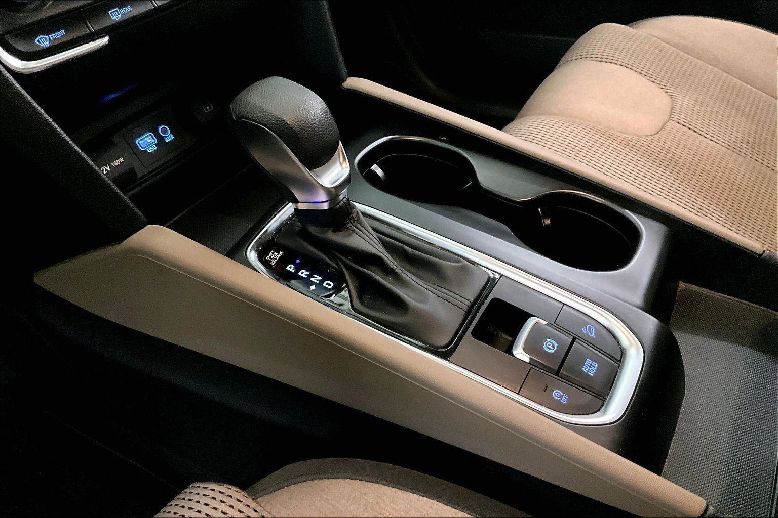 Used 2020 Hyundai Santa Fe SE image 16