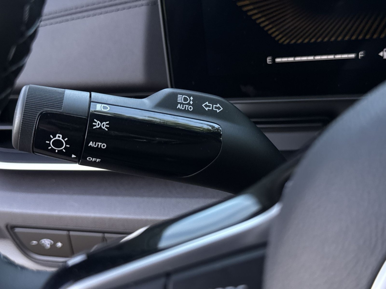 New 2026 Kia Carnival EX FWD image 51