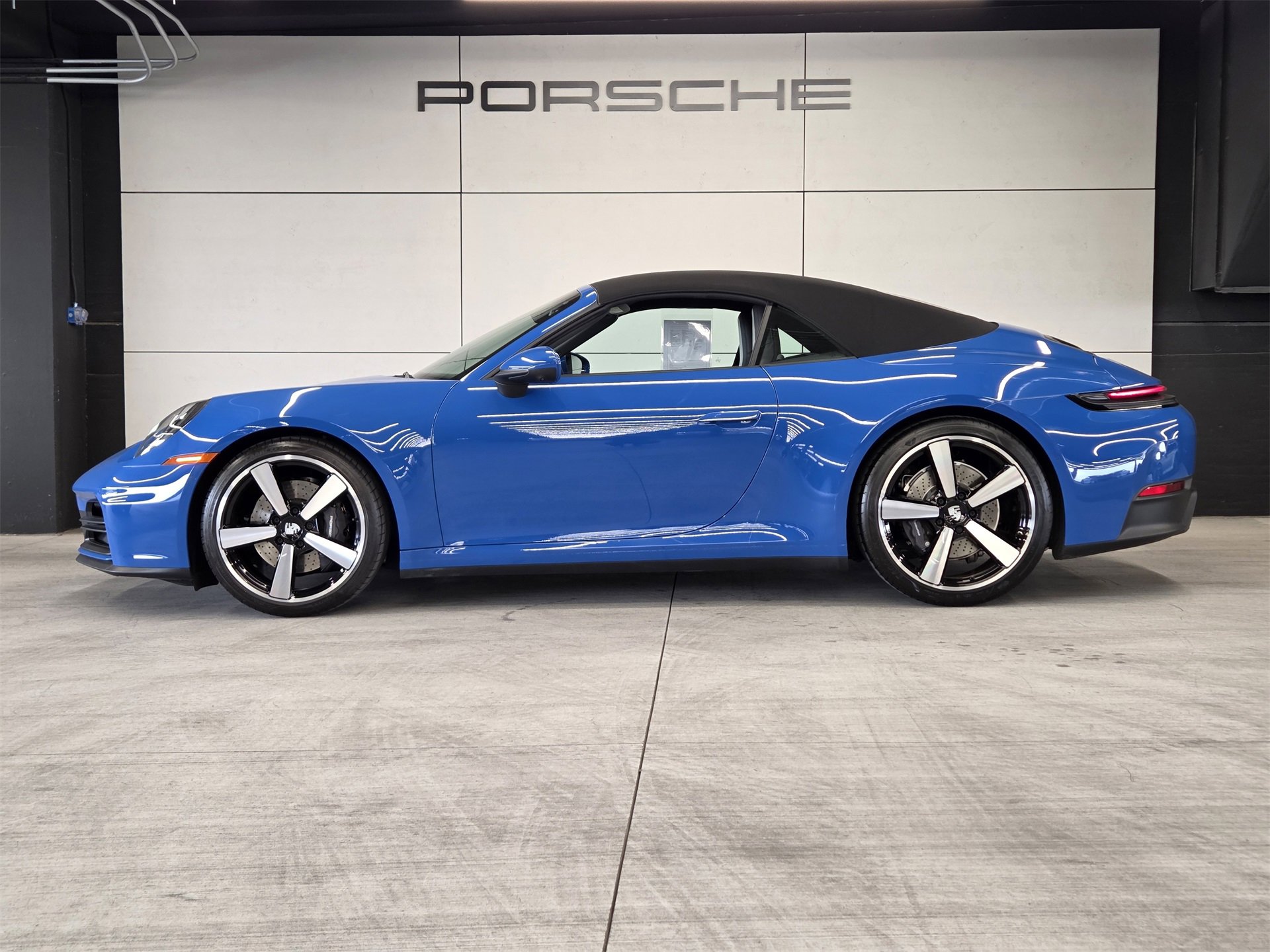 Certified 2025 Porsche 911 Carrera image 2