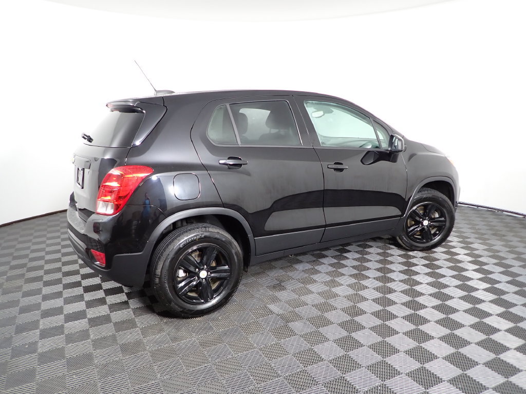 Used 2020 Chevrolet Trax LS w/ Tint and Cruise Package AWD/4WD image 15