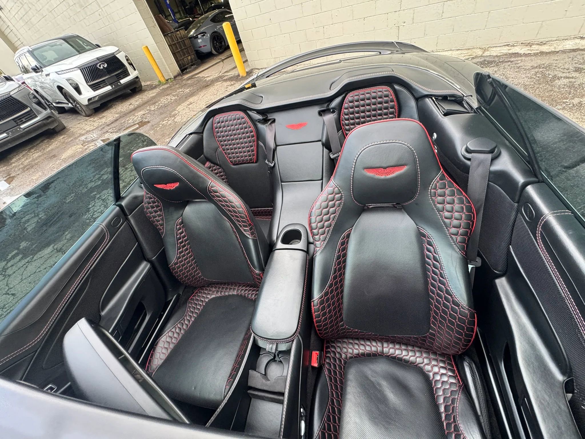 Used 2014 Aston Martin Vanquish Volante RWD image 17