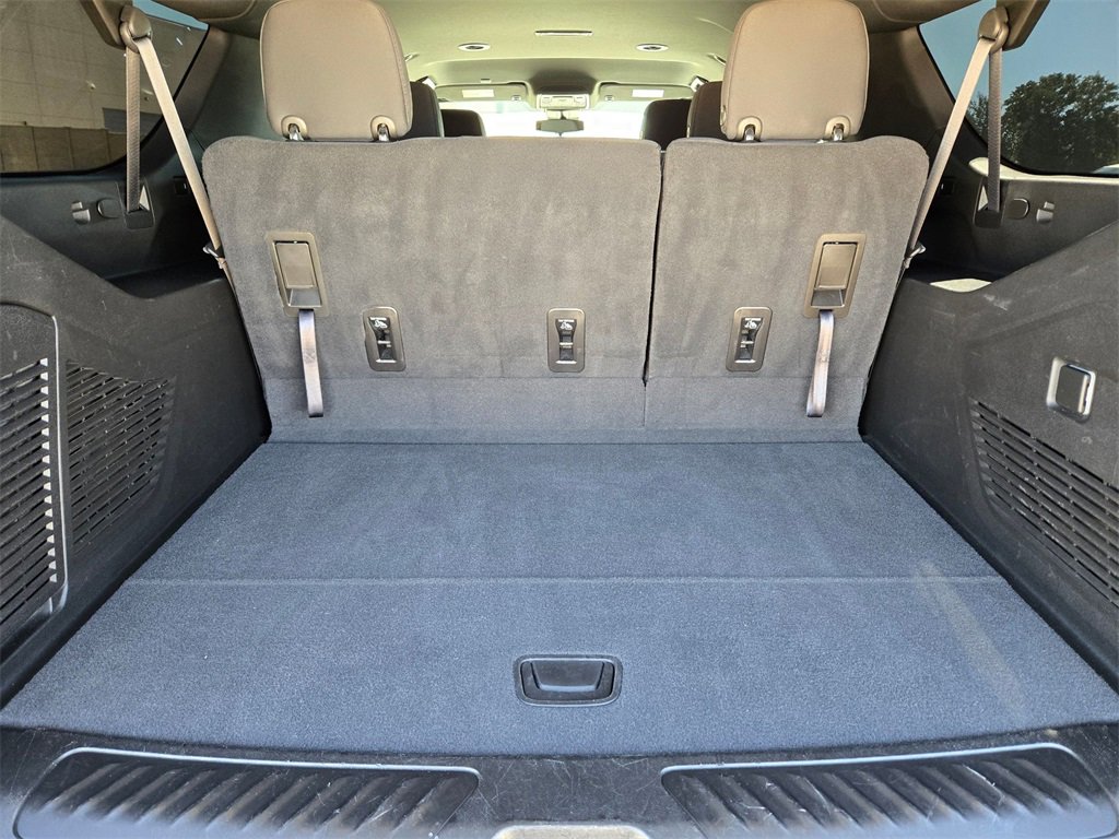 Used 2023 Chevrolet Suburban LS image 30