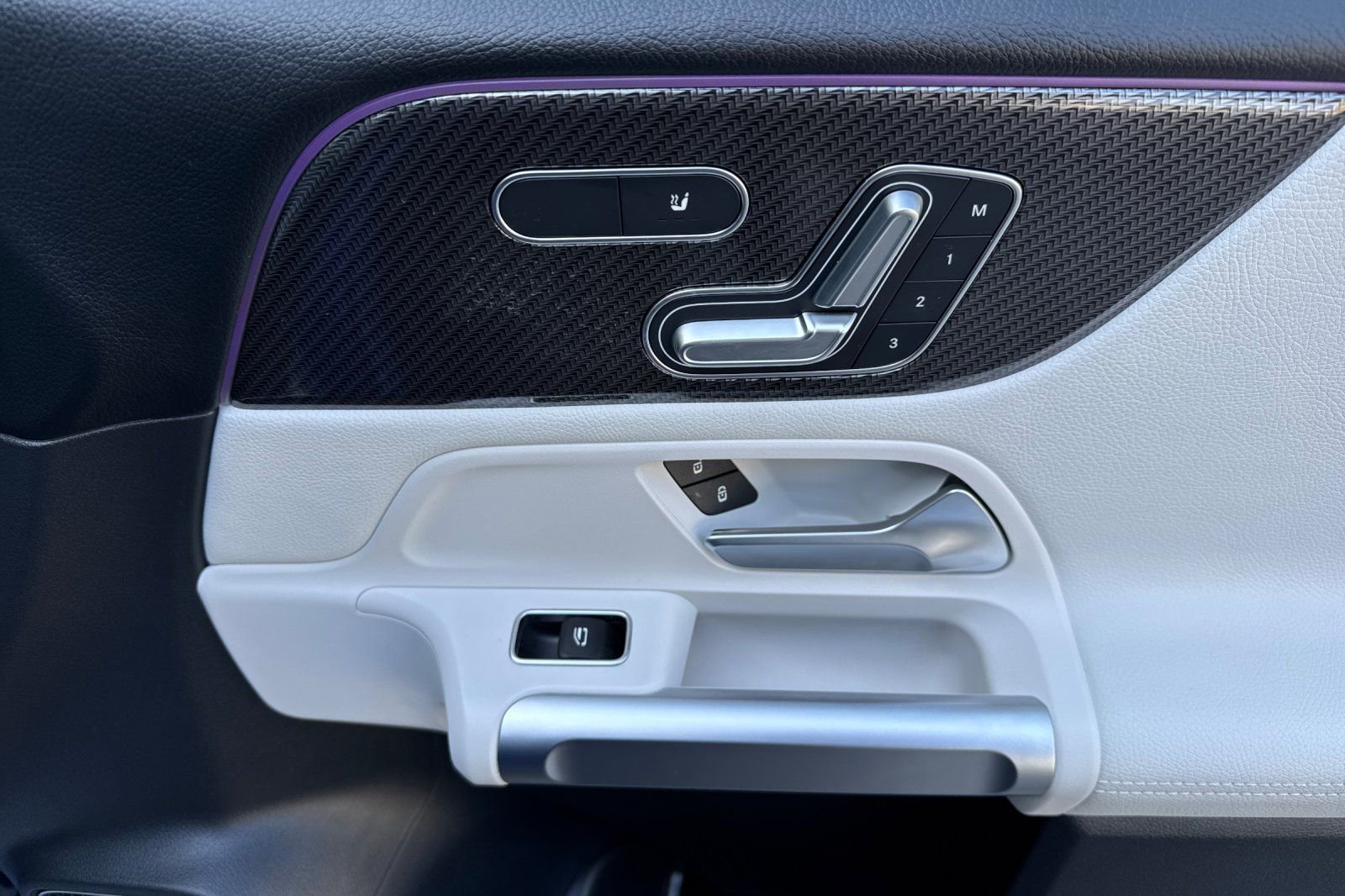 Certified 2022 Mercedes-Benz GLB 250 image 33