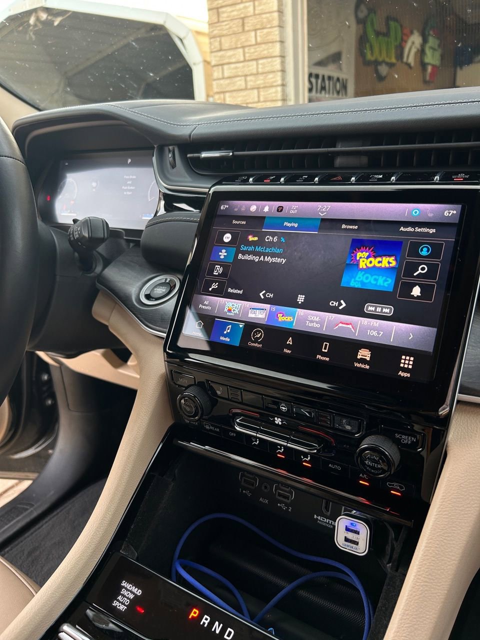 Used 2022 Jeep Grand Cherokee Limited image 11