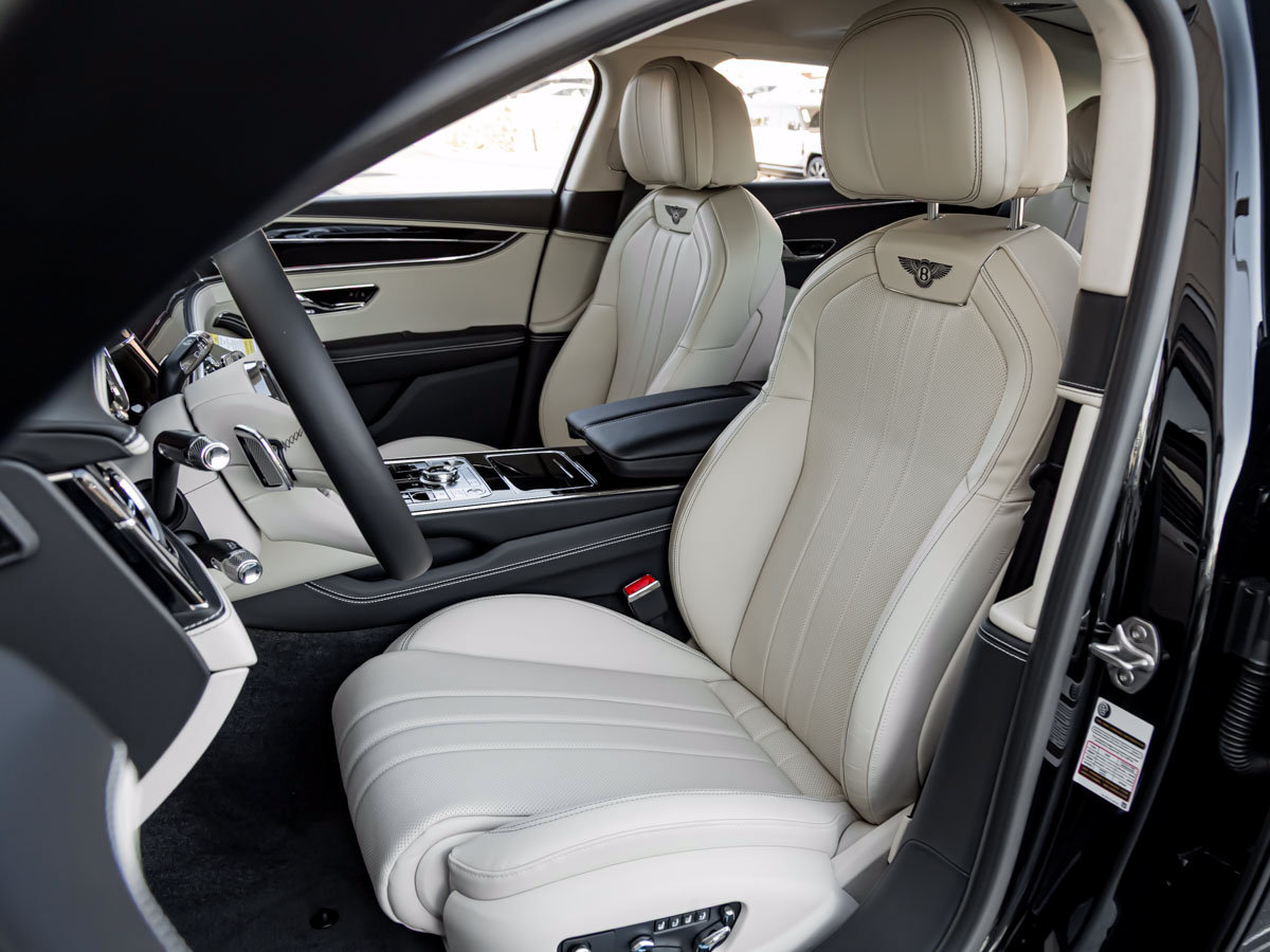Used 2026 Bentley Flying Spur Plug-In Hybrid AWD/4WD image 16