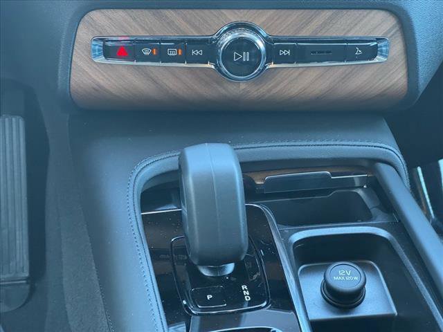 New 2025 Volvo XC90 T8 Plus w/ Protection Package Premier image 17
