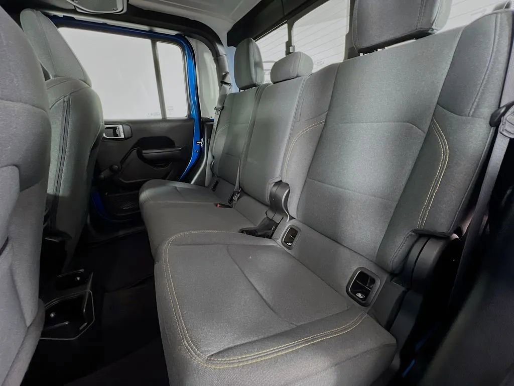 Used 2024 Jeep Gladiator Sport AWD/4WD image 23