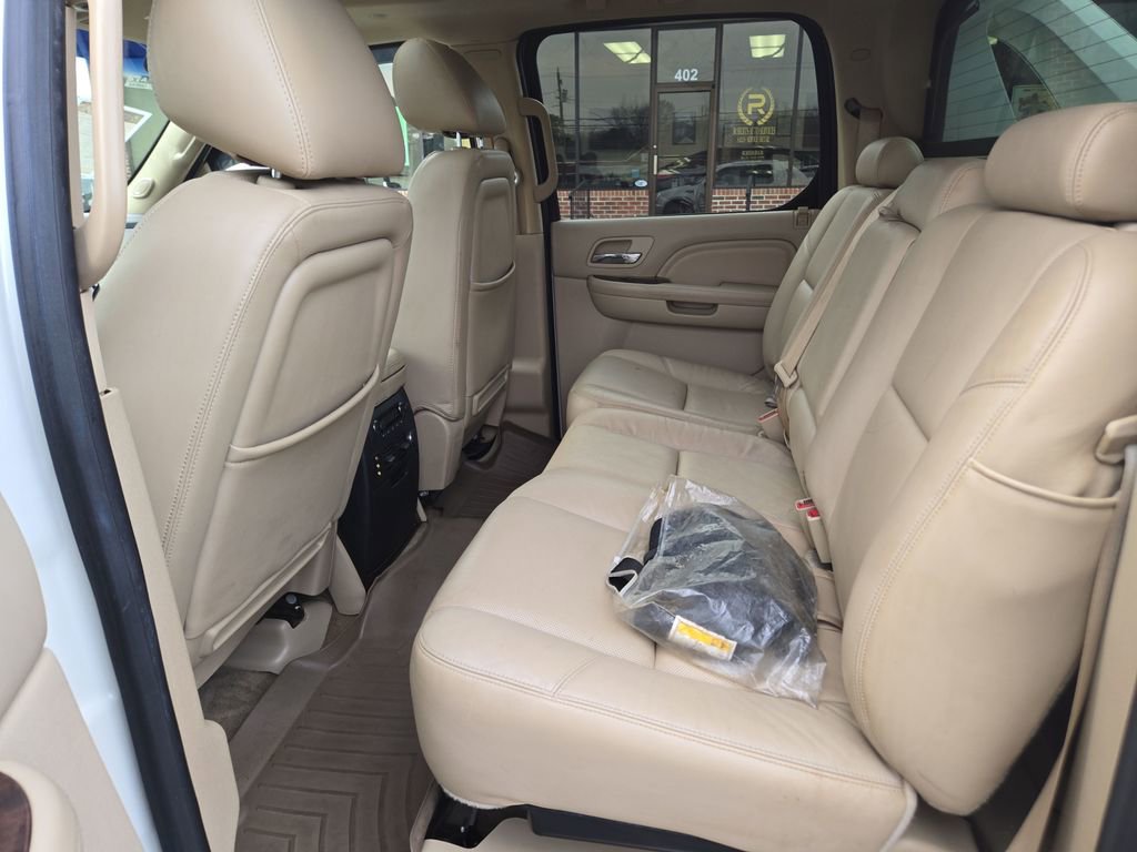 Used 2013 Cadillac Escalade EXT Premium image 29