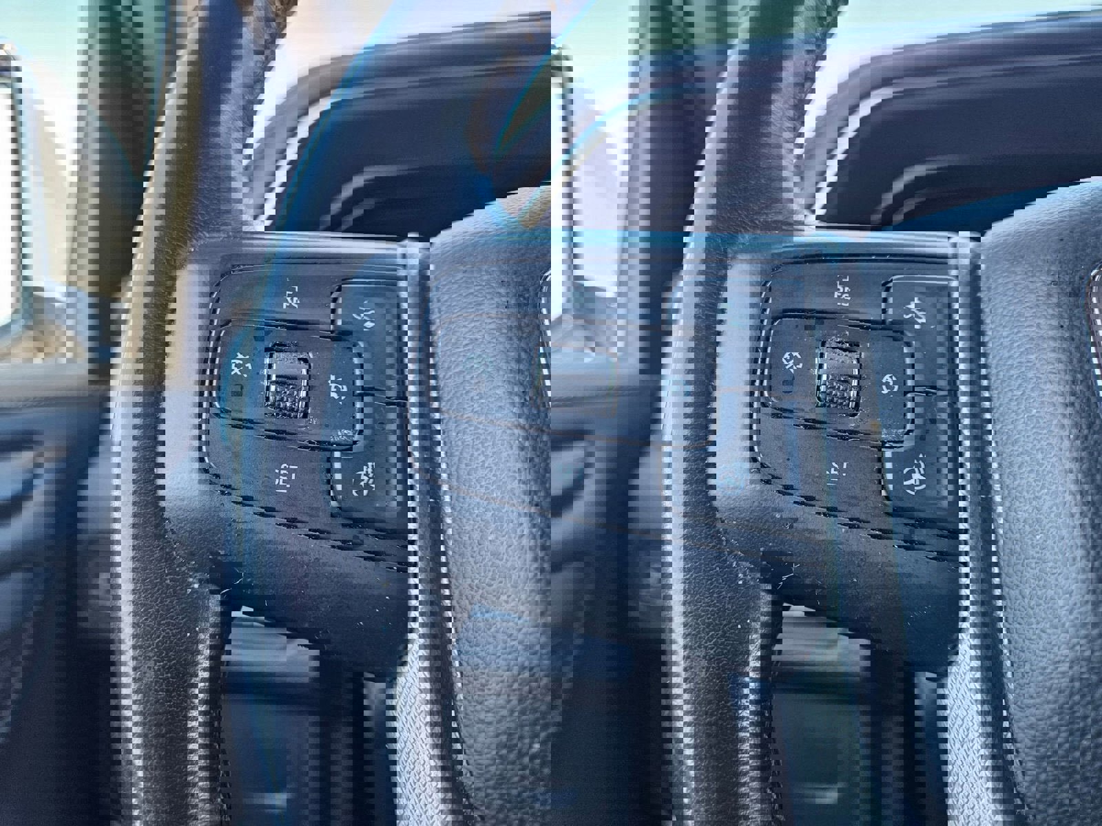 Used 2022 GMC Yukon XL Denali image 47