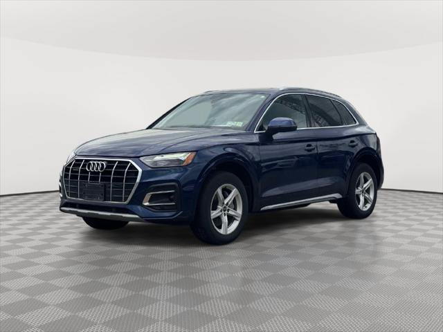 Used 2023 Audi Q5 2.0T Premium w/ Convenience Package AWD/4WD image 3