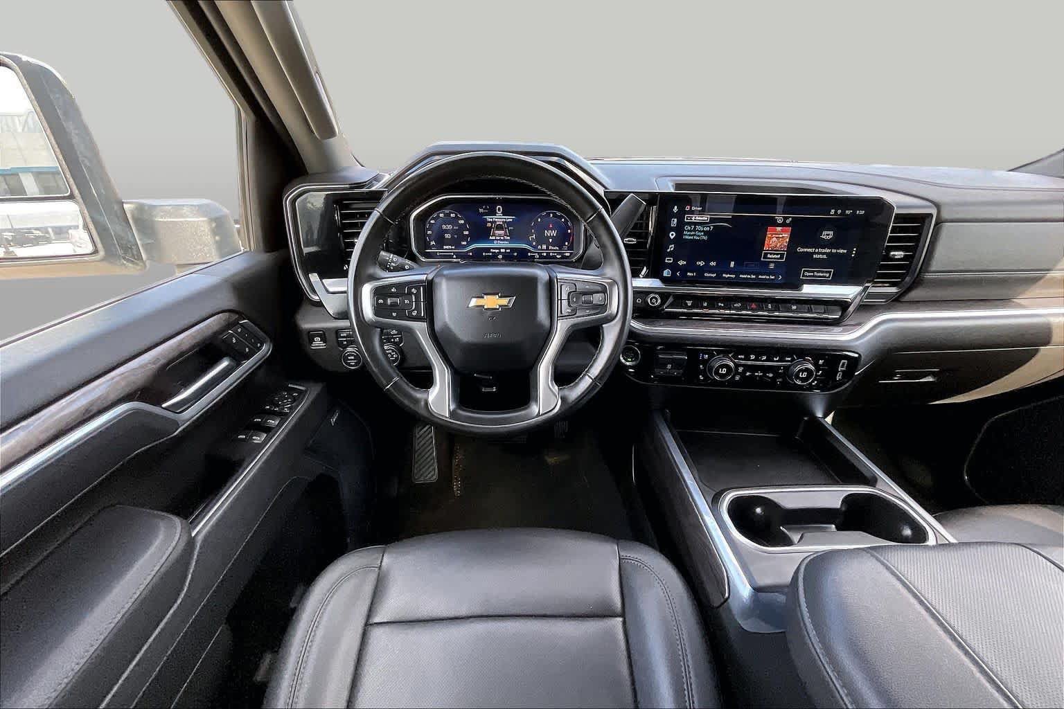 Certified 2025 Chevrolet Silverado 2500 LTZ w/ LTZ Convenience Package AWD/4WD image 6