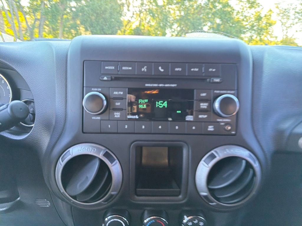 Used 2016 Jeep Wrangler Sport image 17