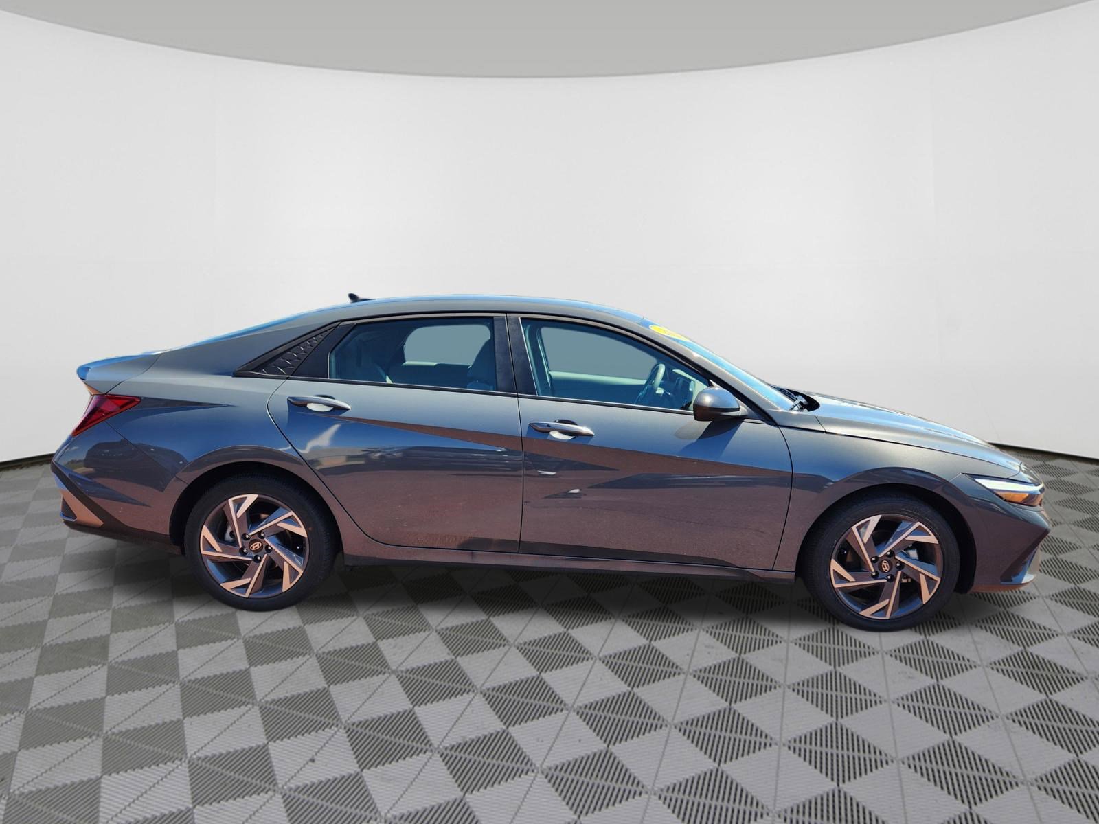 Certified 2025 Hyundai Elantra Sport image 6