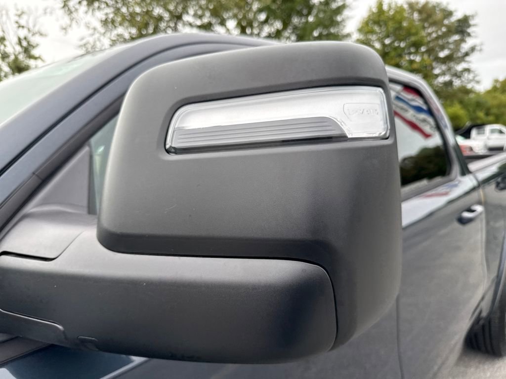 New 2026 RAM 1500 4x4 Crew Cab image 37