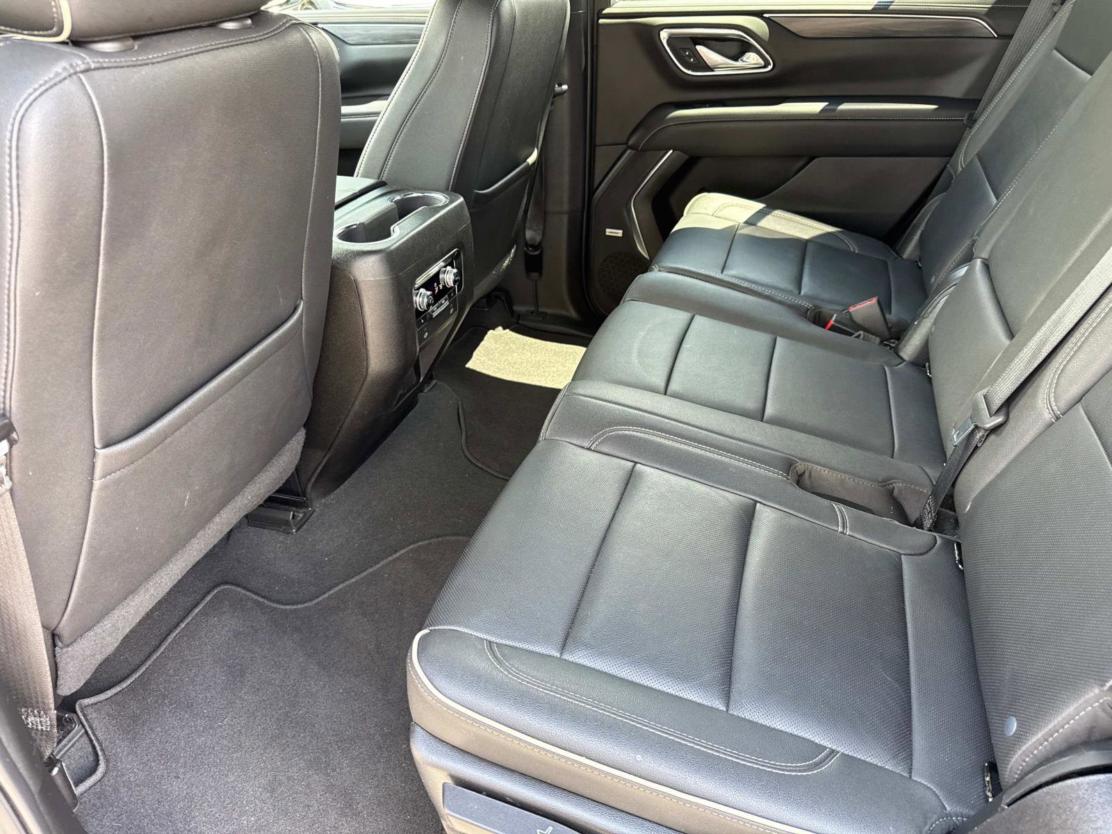 Used 2022 GMC Yukon SLT w/ SLT Premium Package image 15