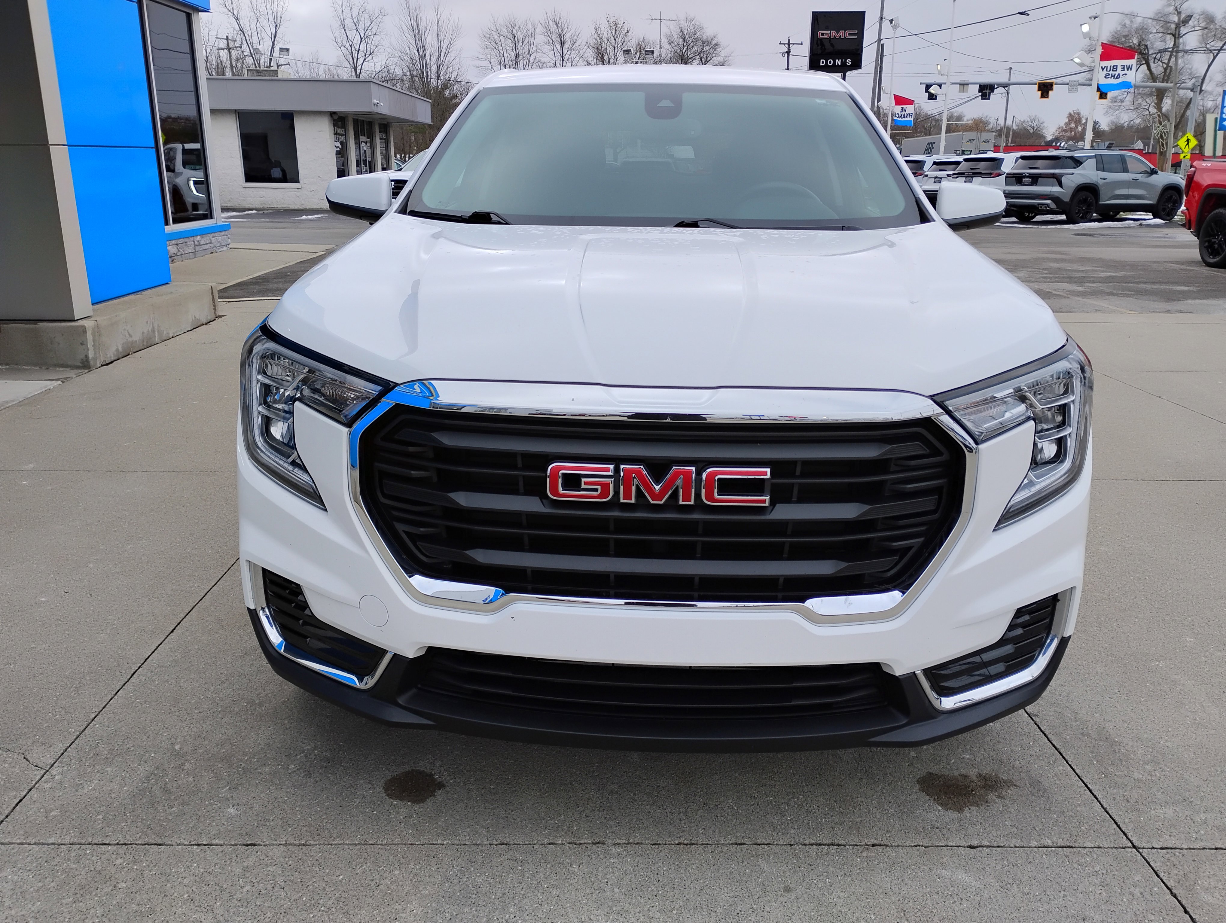 Used 2023 GMC Terrain SLE image 29