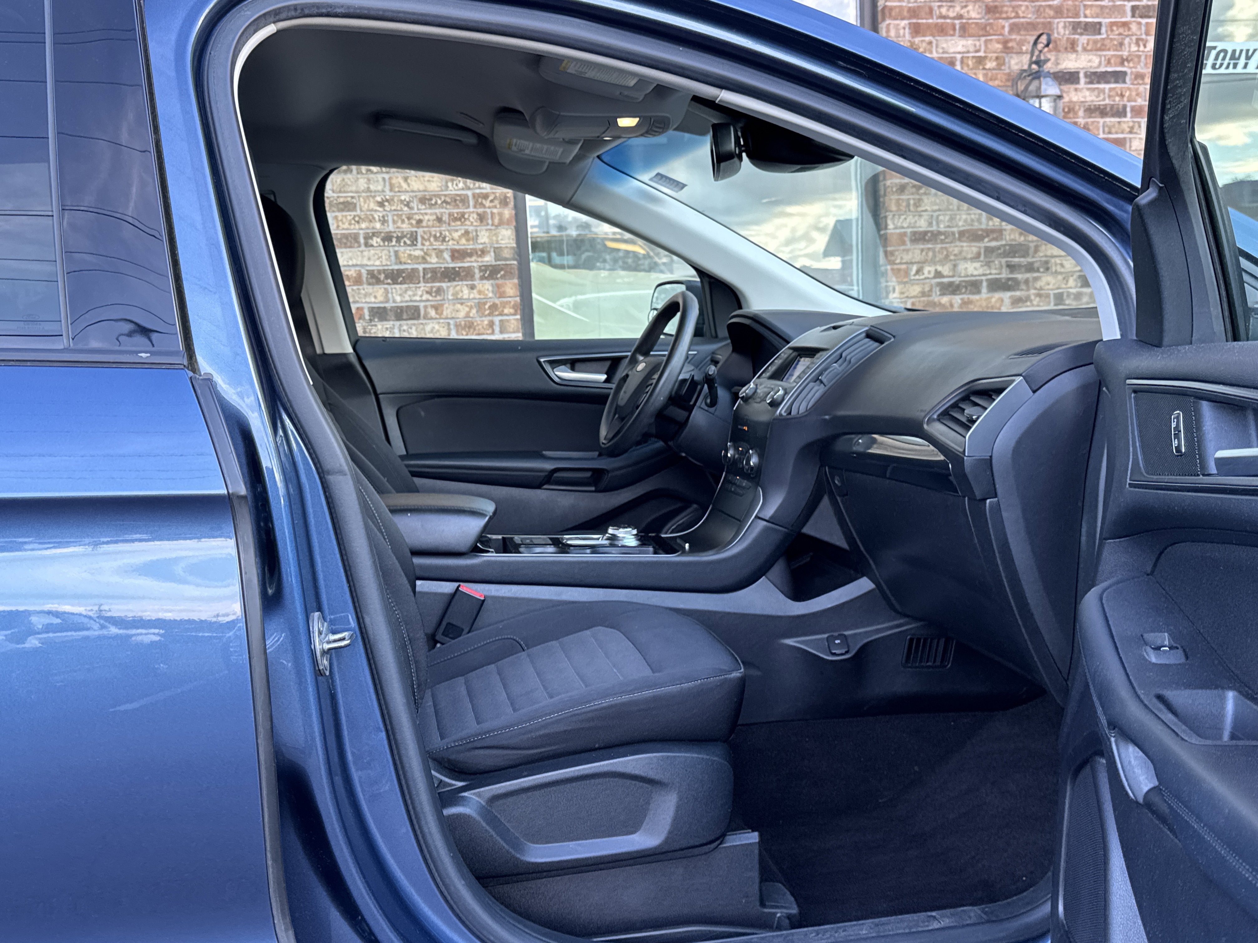 Used 2019 Ford Edge SE image 13