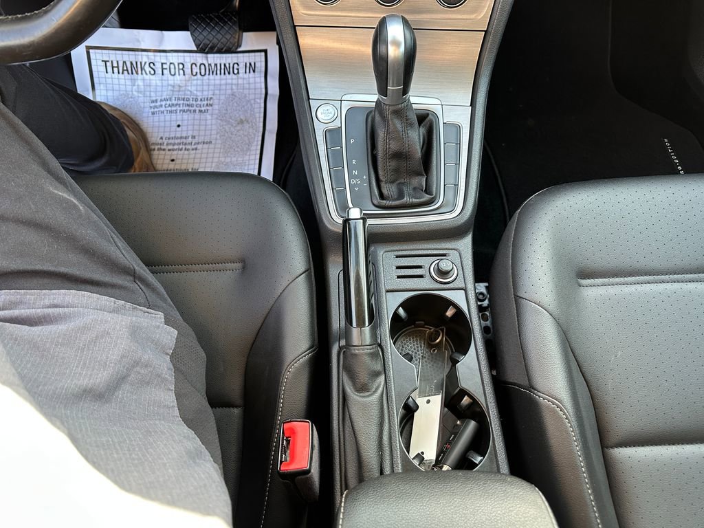 Used 2017 Volkswagen Golf Wolfsburg Edition image 18