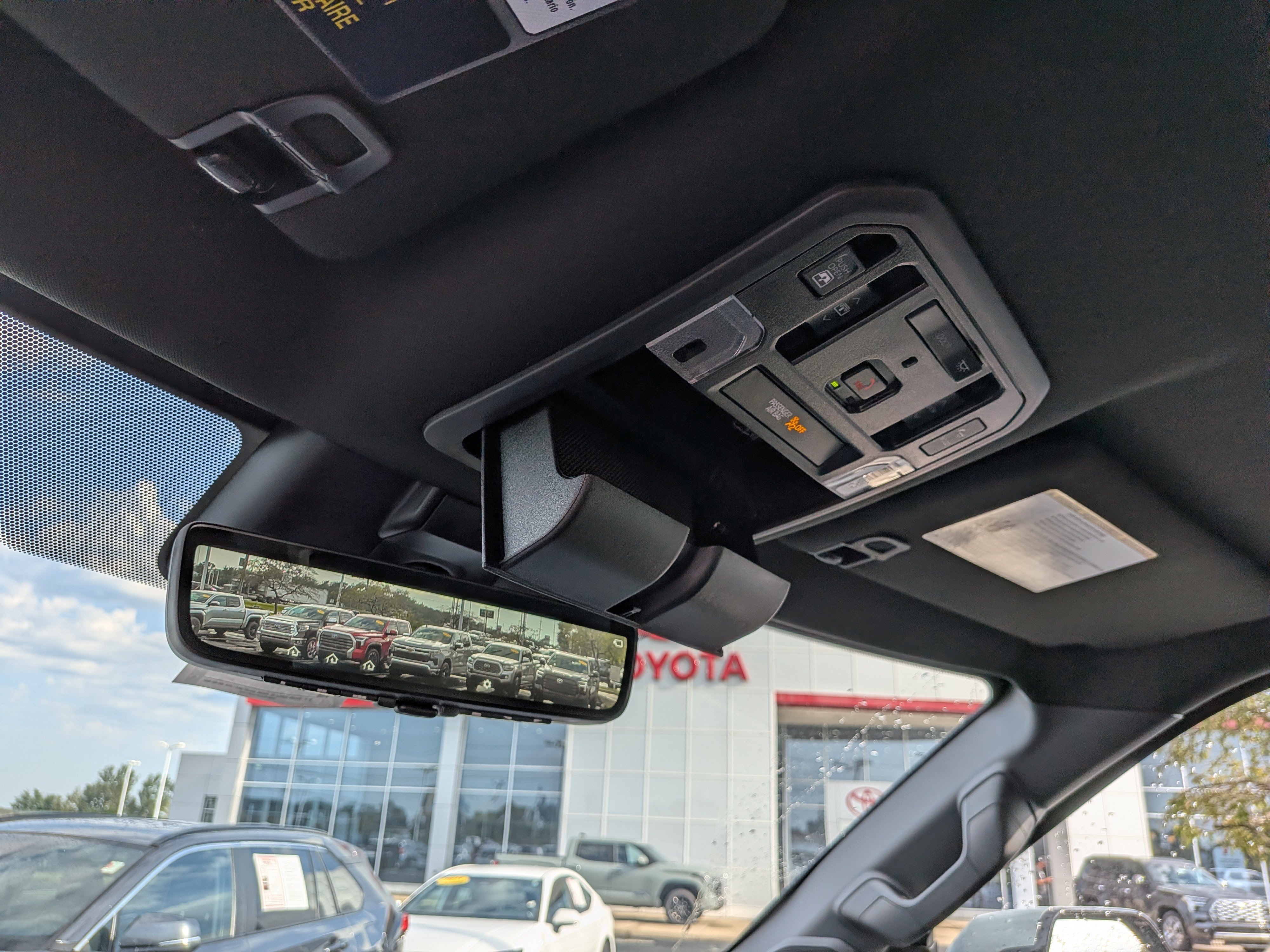 New 2026 Toyota Tundra Platinum w/ TRD Off-Road Package AWD/4WD image 16