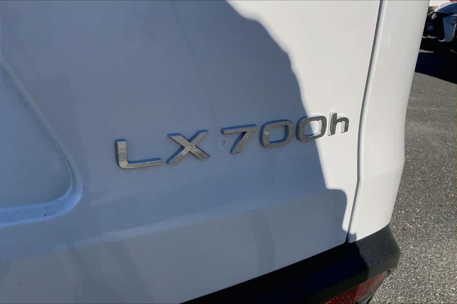 Used 2026 Lexus LX 700h Luxury w/ Accessory Package (Z1) AWD/4WD image 10