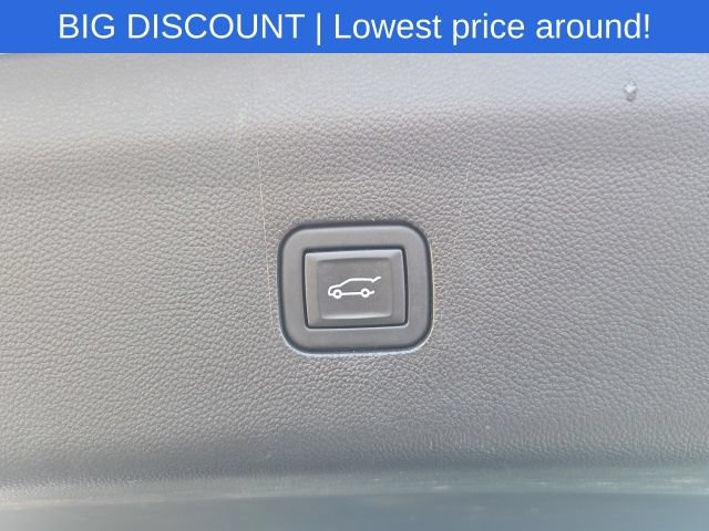 Used 2024 Buick Enclave Premium FWD image 17