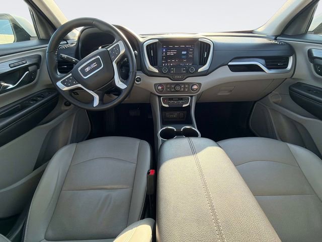 Used 2024 GMC Terrain SLT image 17
