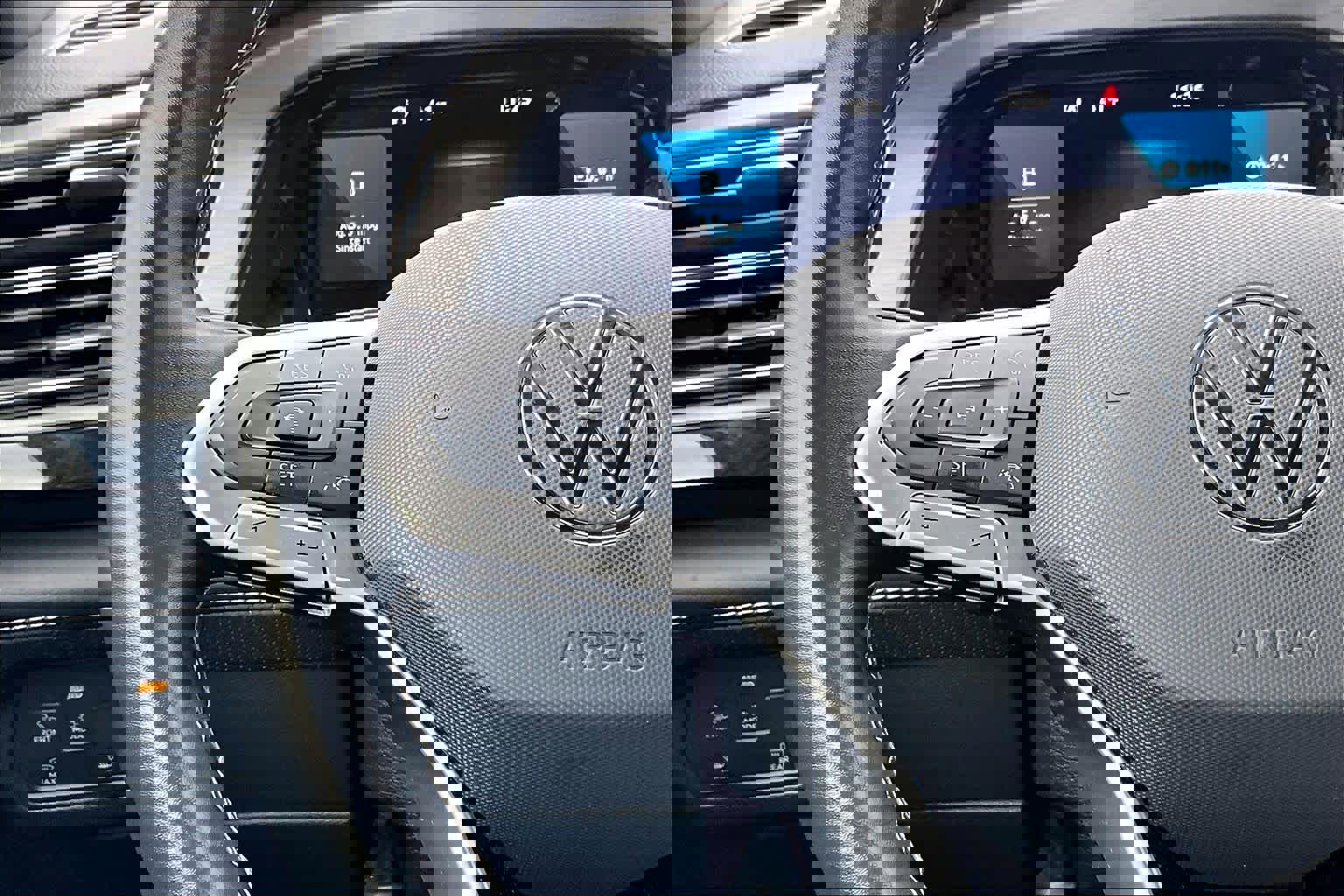 Used 2024 Volkswagen Atlas Cross Sport SE image 23