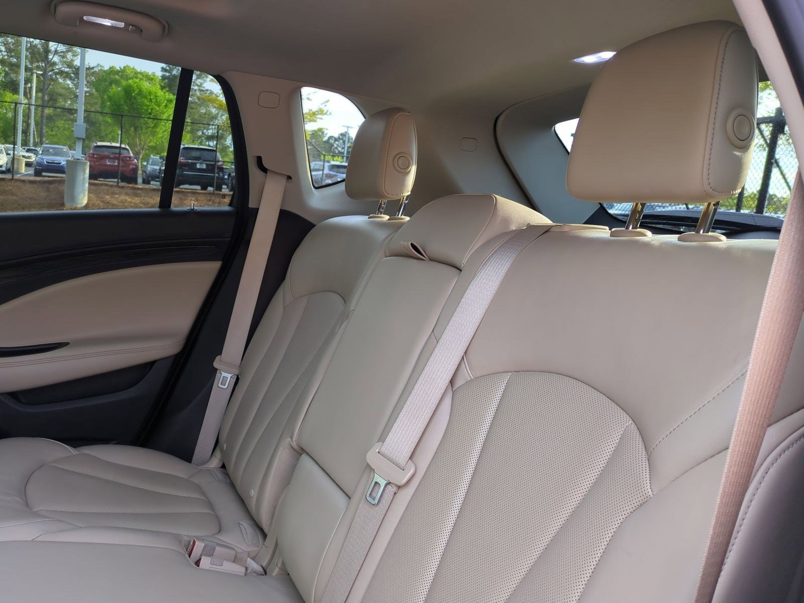 Used 2020 Buick Envision Premium w/ Driver Confidence Package image 31