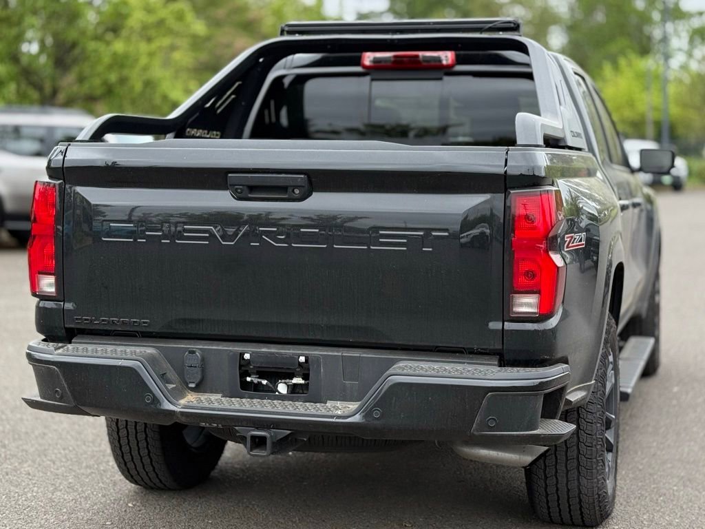 Used 2025 Chevrolet Colorado Z71 w/ Midnight Edition AWD/4WD image 5