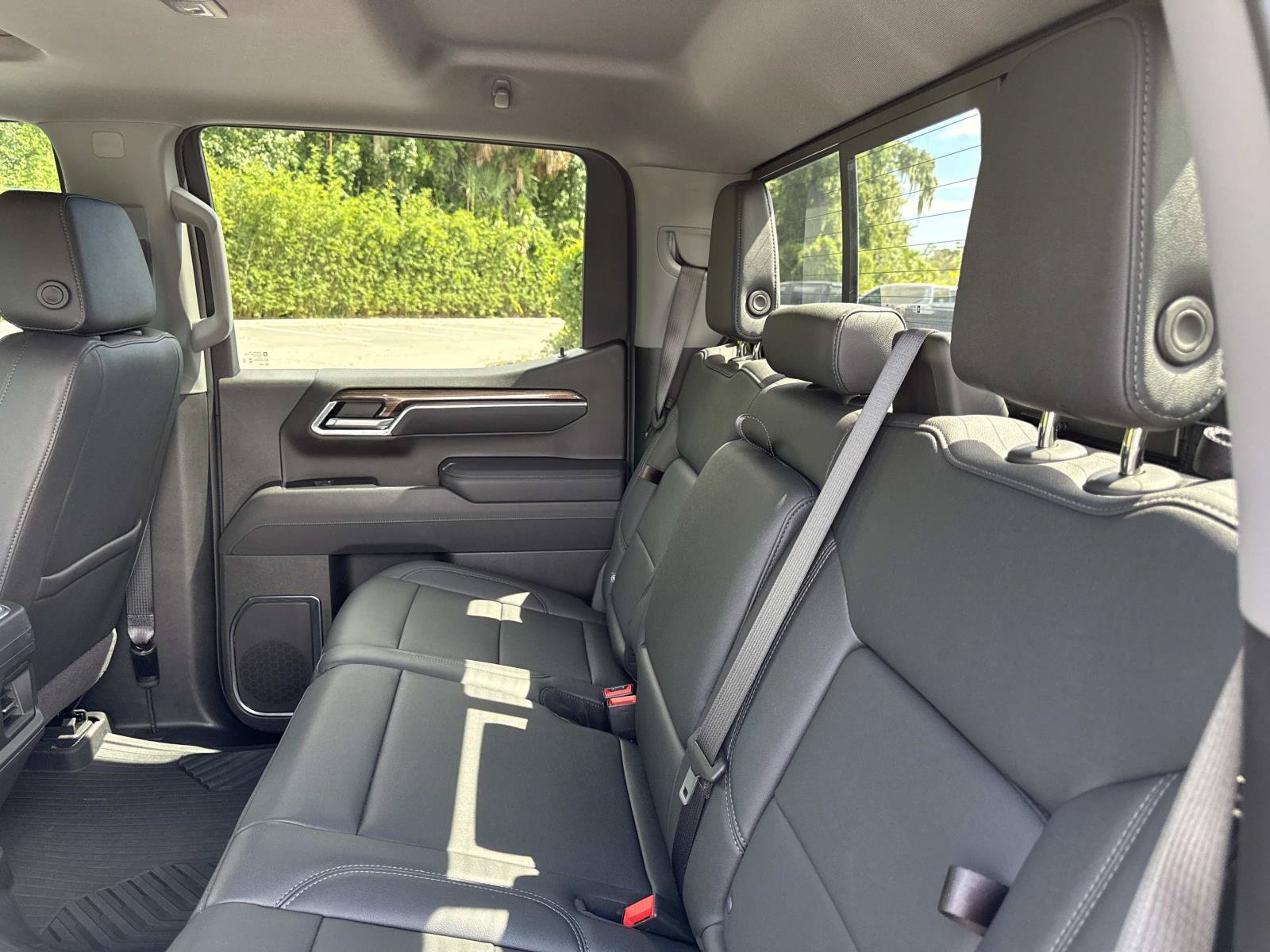 Used 2026 Chevrolet Silverado 1500 LT Trail Boss w/ LT Trail Boss Premium Package AWD/4WD image 11