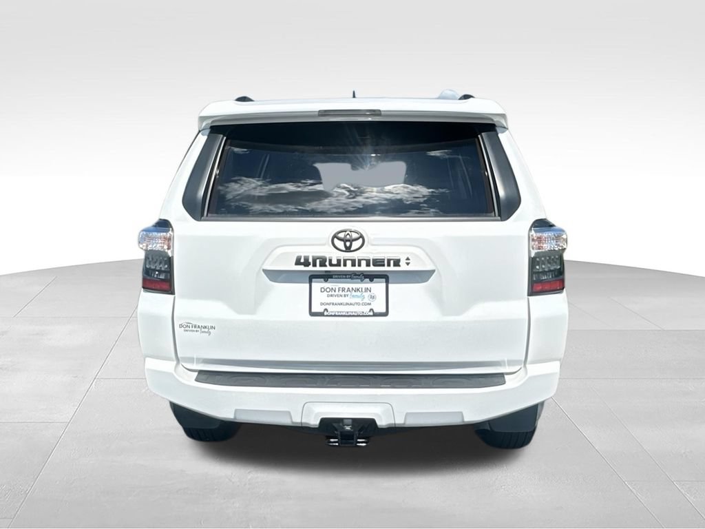 Used 2023 Toyota 4Runner SR5 AWD/4WD image 6